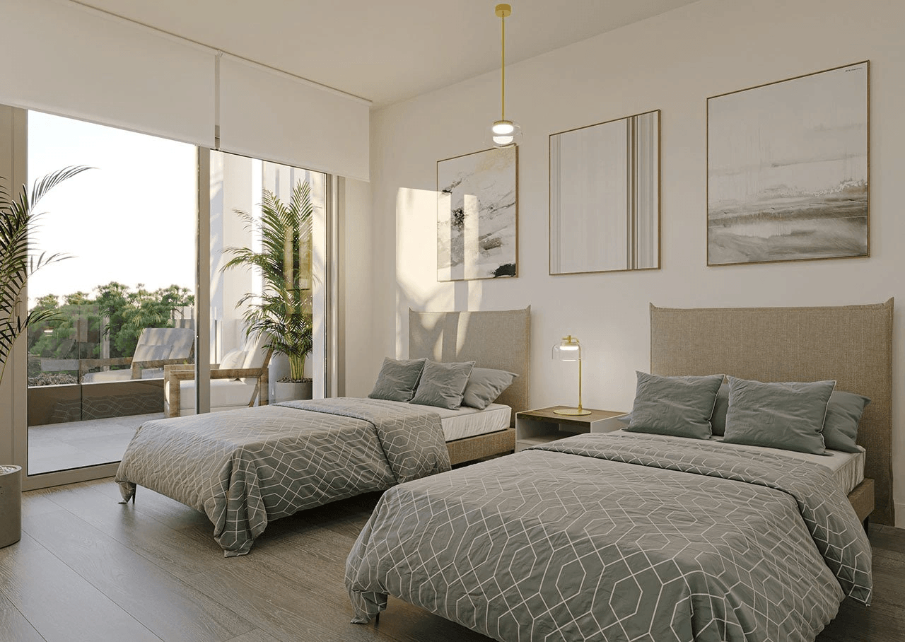 Maisonette-Wohnungen mit 3 Schlafzimmern, 2 Bädern, Gäste-WC, Fußbodenheizung in Bädern, Klimaanlage und Gemeinschaftspool nur 300 m vom Strand