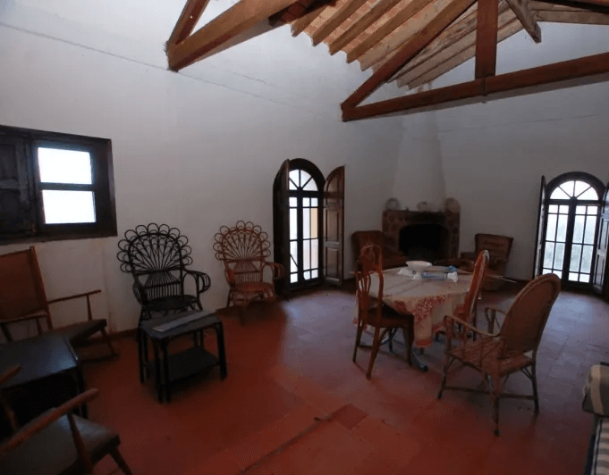 Maison de campagne à Jalon avec 35.000 m2 de terrain