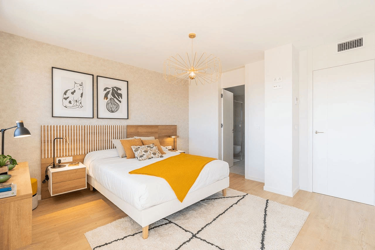 Maisons mitoyennes avec 4 chambres, 3 salles de bains, WC invités, vue sur la mer, climatisation, place de parking et piscine commune