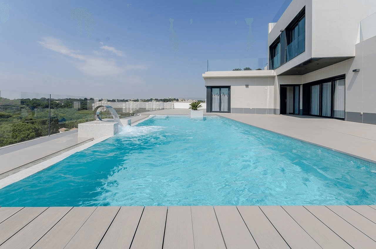 Villas exclusives avec 3 chambres à coucher, 3 salles de bains, W.C., toit-terrasse et piscine privée à seulement 600 m de la plage