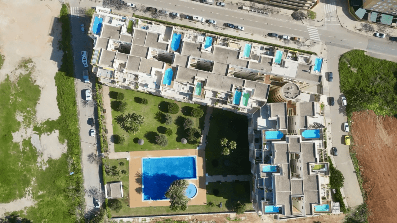 Penthouse duplex exclusif avec 4 chambres et piscine privée sur le toit-terrasse