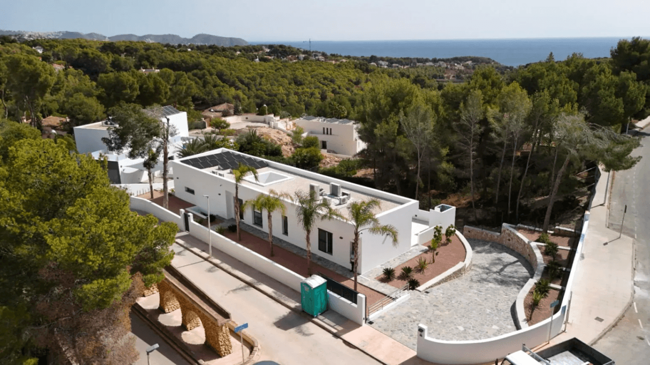 Villa moderne clé en main à vendre avec vue sur la mer à Benissa