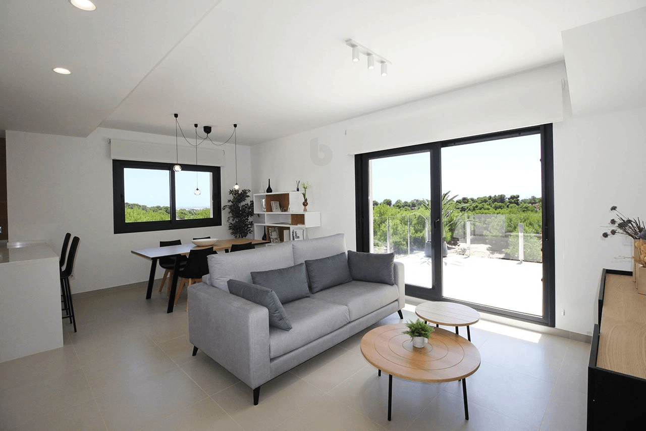 Encantadoros apartamentos de 3 dormitorios y 2 baño con piscina comunitaria en un maravilloso campo de golf