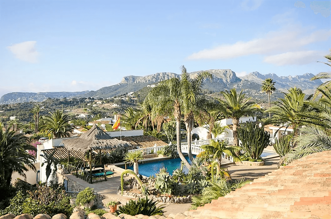 Villa d'exception avec plusieurs maisons d'hôtes dans un parc bien entretenu à Calpe.