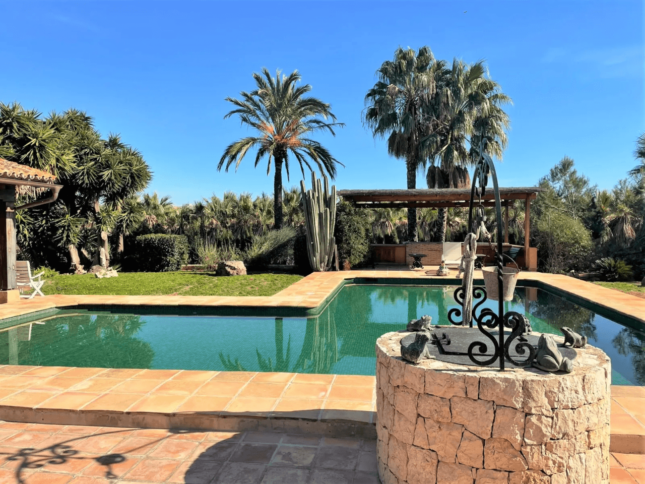 Magnifique maison de campagne de style espagnol sur un grand terrain près de Denia.
