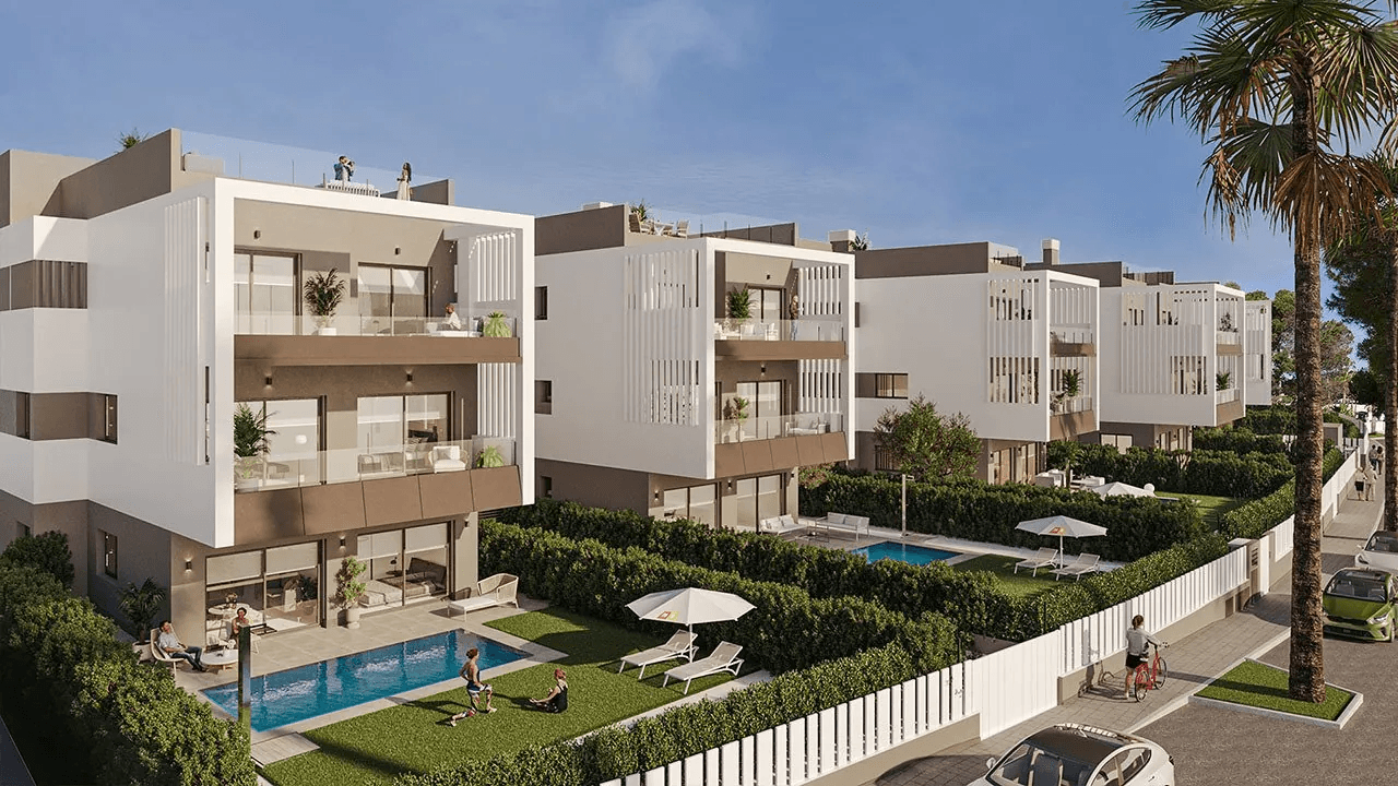 Penthouse-Wohnungen mit 3 Schlafzimmern, Dachterrasse, Fußbodenheizung in Bädern, Klimaanlage und Gemeinschaftspool nur 300 m vom Strand
