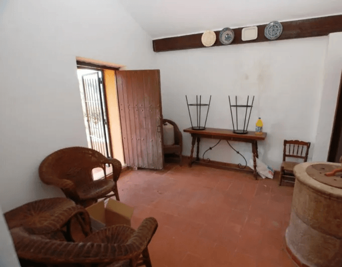 Maison de campagne à Jalon avec 35.000 m2 de terrain