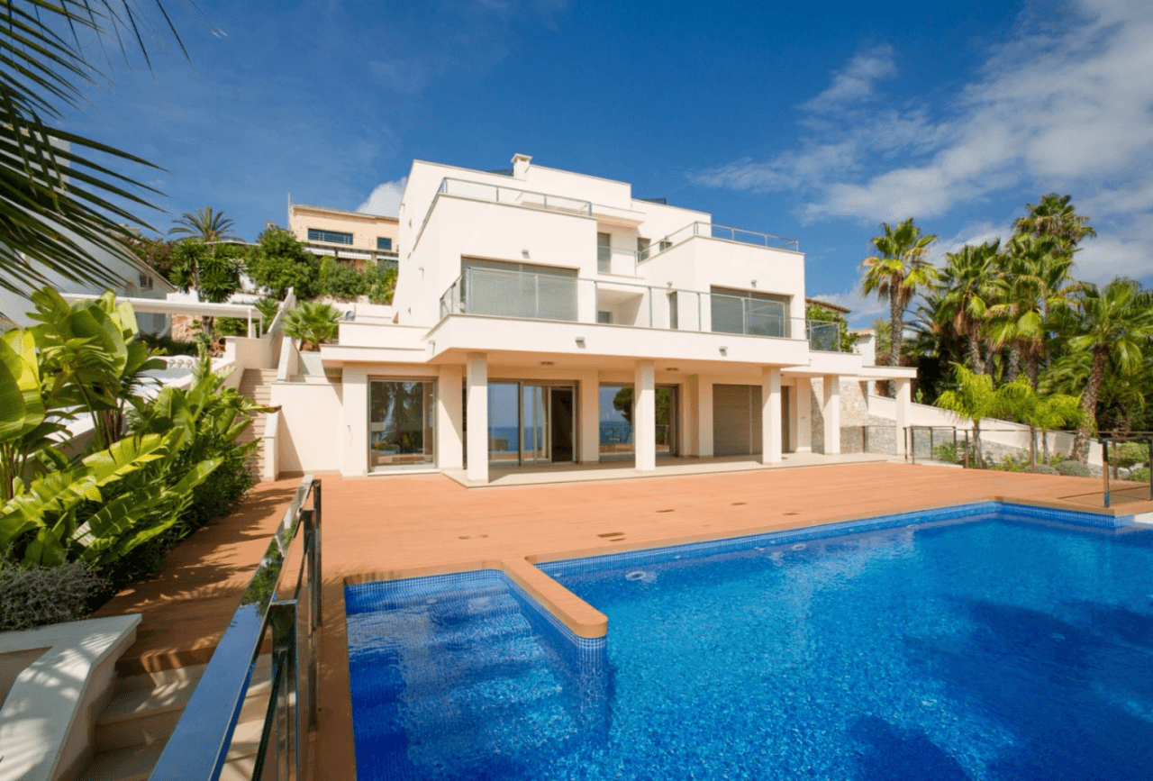 Luxueuse villa moderne avec vue sur la mer à vendre à Moraira