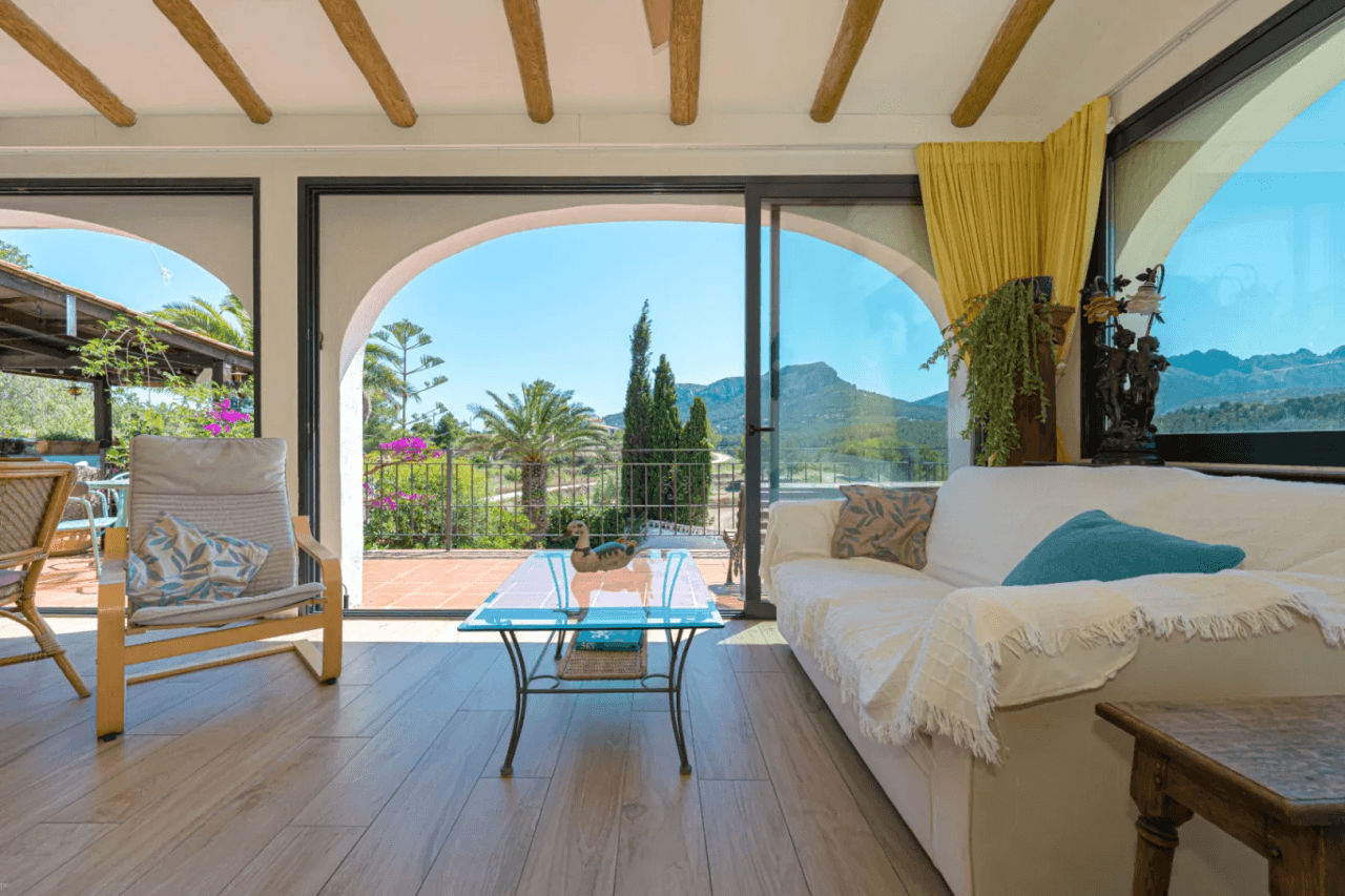 Villa à vendre à Benissa : Écuries et terrain