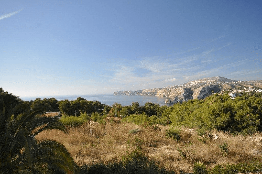 PARCELA ÚNICA CON VISTA AL MAR EN JAVEA.