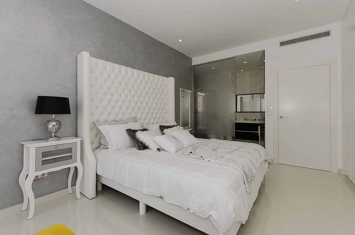 Villas exclusives avec 3 - 4 chambres à coucher, 2 salles de bains, W.C., toit-terrasse et piscine privée à seulement 600 m de la plage