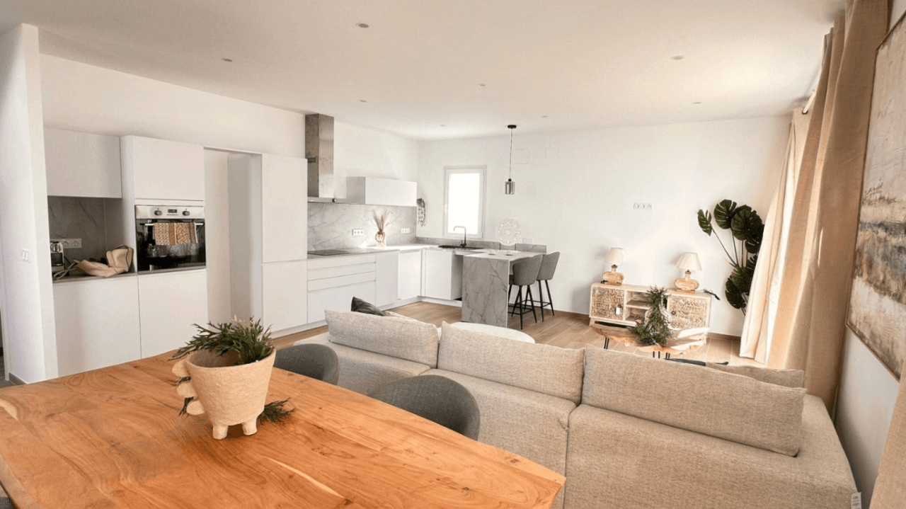 VERKAUF EINER FREISTEHENDEN VILLA, HOHER BAU, NEUBAU, IN VERGEL