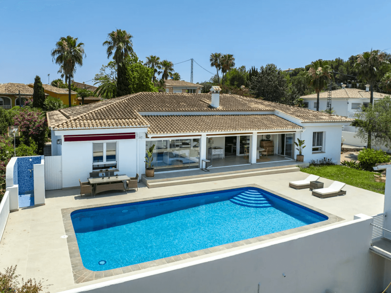 Villa moderne spectaculaire avec vue sur le Montgó à vendre à Dénia.