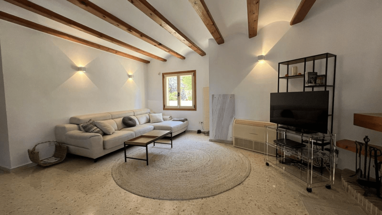 Villa mit 3 Schlafzimmern, 2 Badezimmer, Schwimmbad, Garten und vielem mehr.