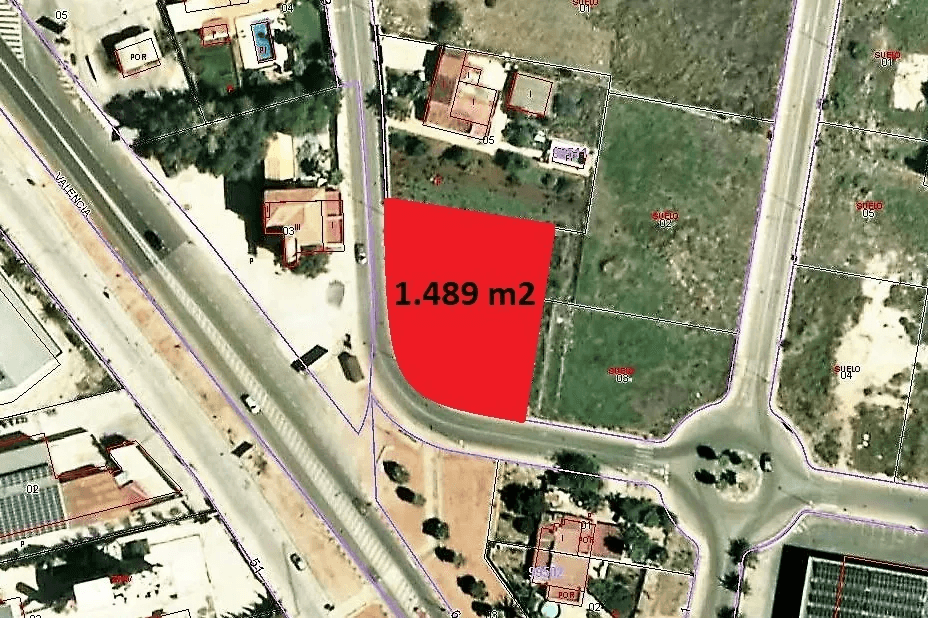 Terrain d'angle à El Vergel avec 50% de surface constructible pour maison unifamiliale ou bien une maison jumelée.