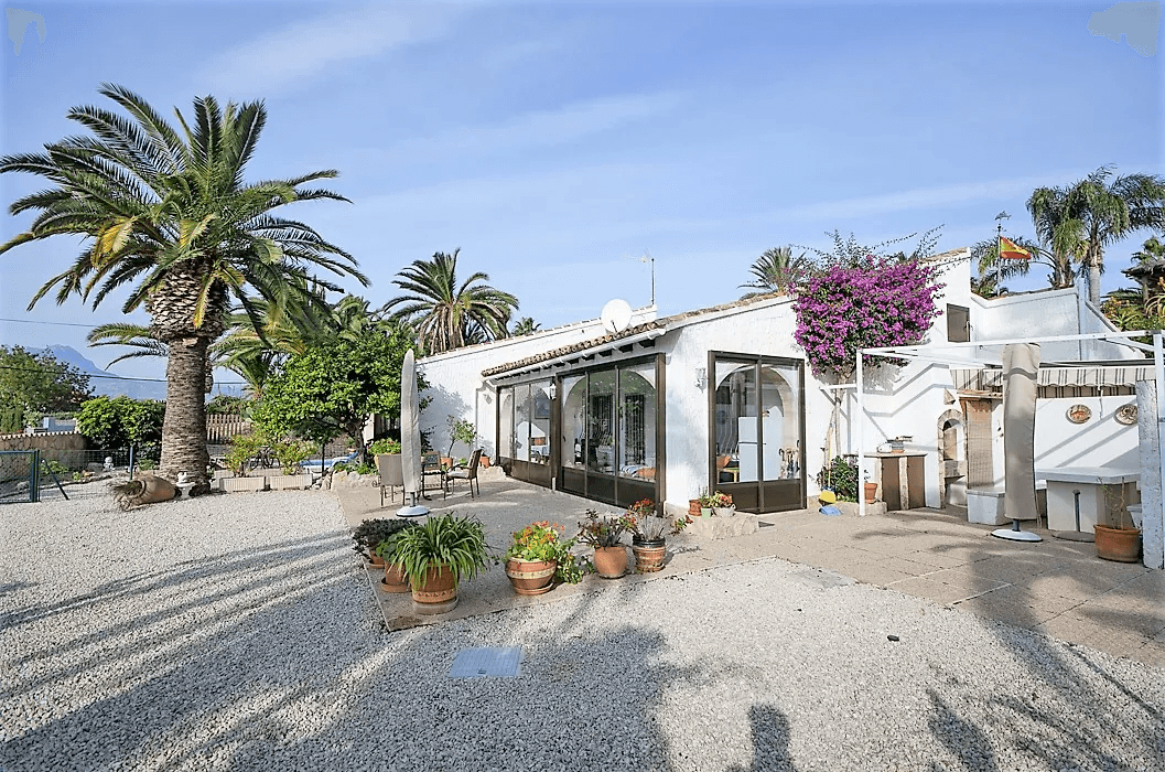 Villa d'exception avec plusieurs maisons d'hôtes dans un parc bien entretenu à Calpe.