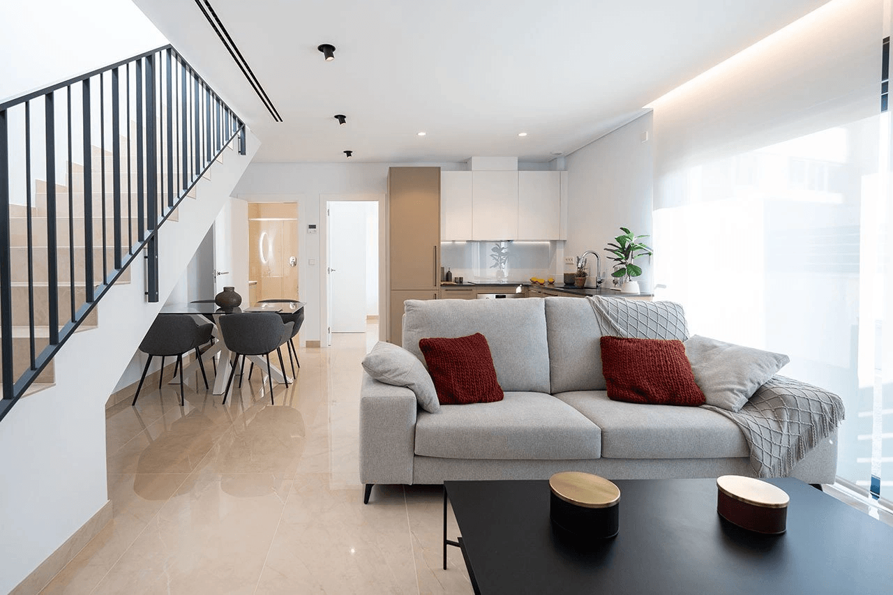 Maisons mitoyennes modernes avec 3 chambres à coucher et piscine communautaire à seulement 500 m des merveilleuses plages de sable fin