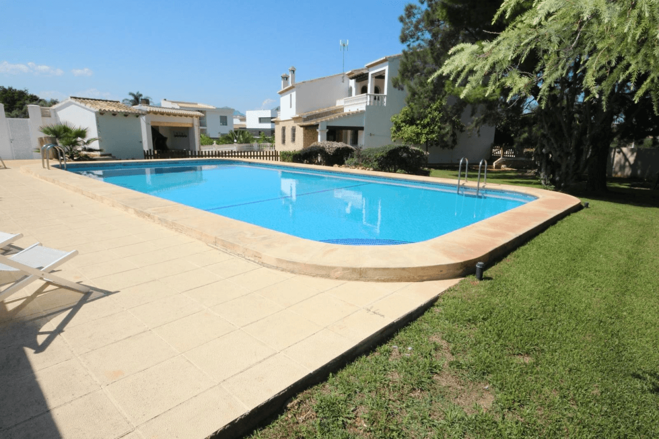 Belle finca privée dans un endroit calme à Ondara avec 4 chambres.