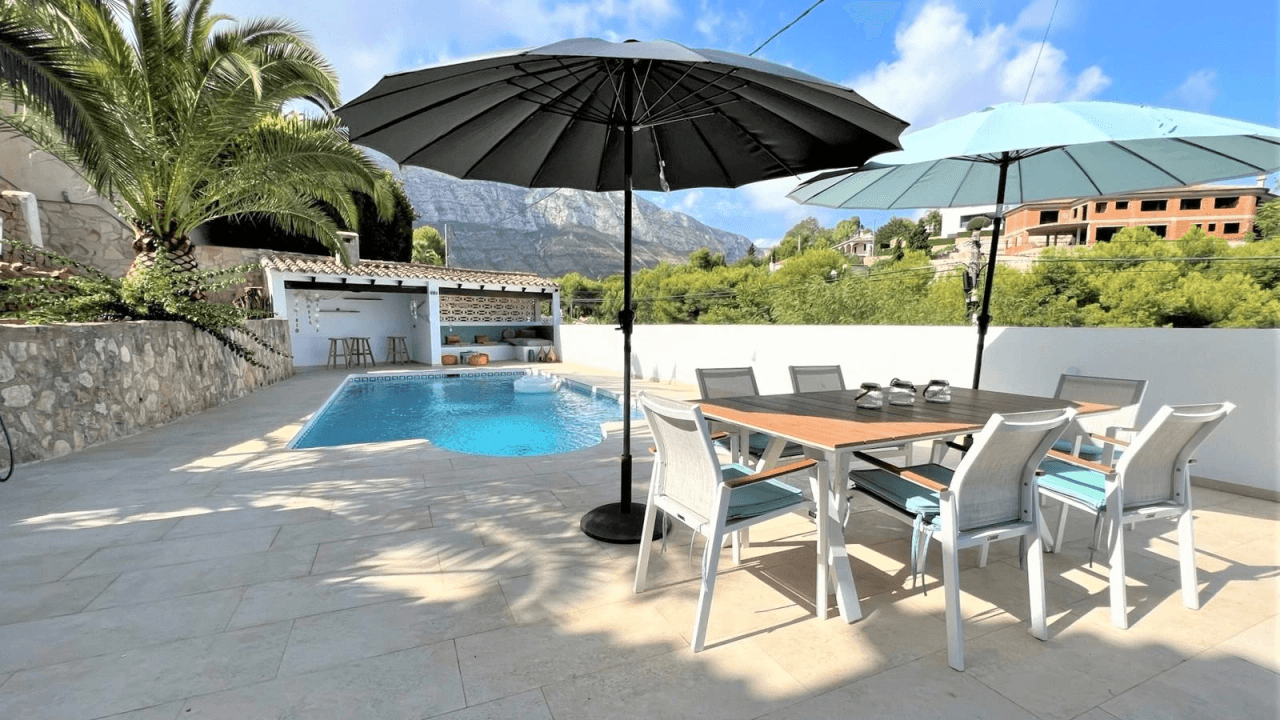 Alquiler. Chalet/Villa à Denia