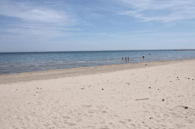 Appartement avec piscine, garage et à quelques mètres de la plage