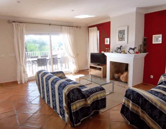Neuere Villa mit 4 Schlafzimmer zu Verkaufen in Moraira