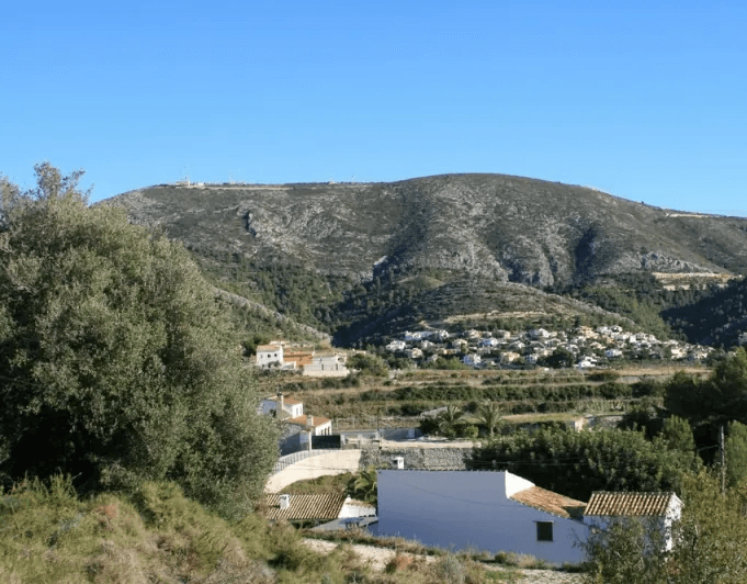 Terrain rustique avec vue mer à vendre à Benitachell
