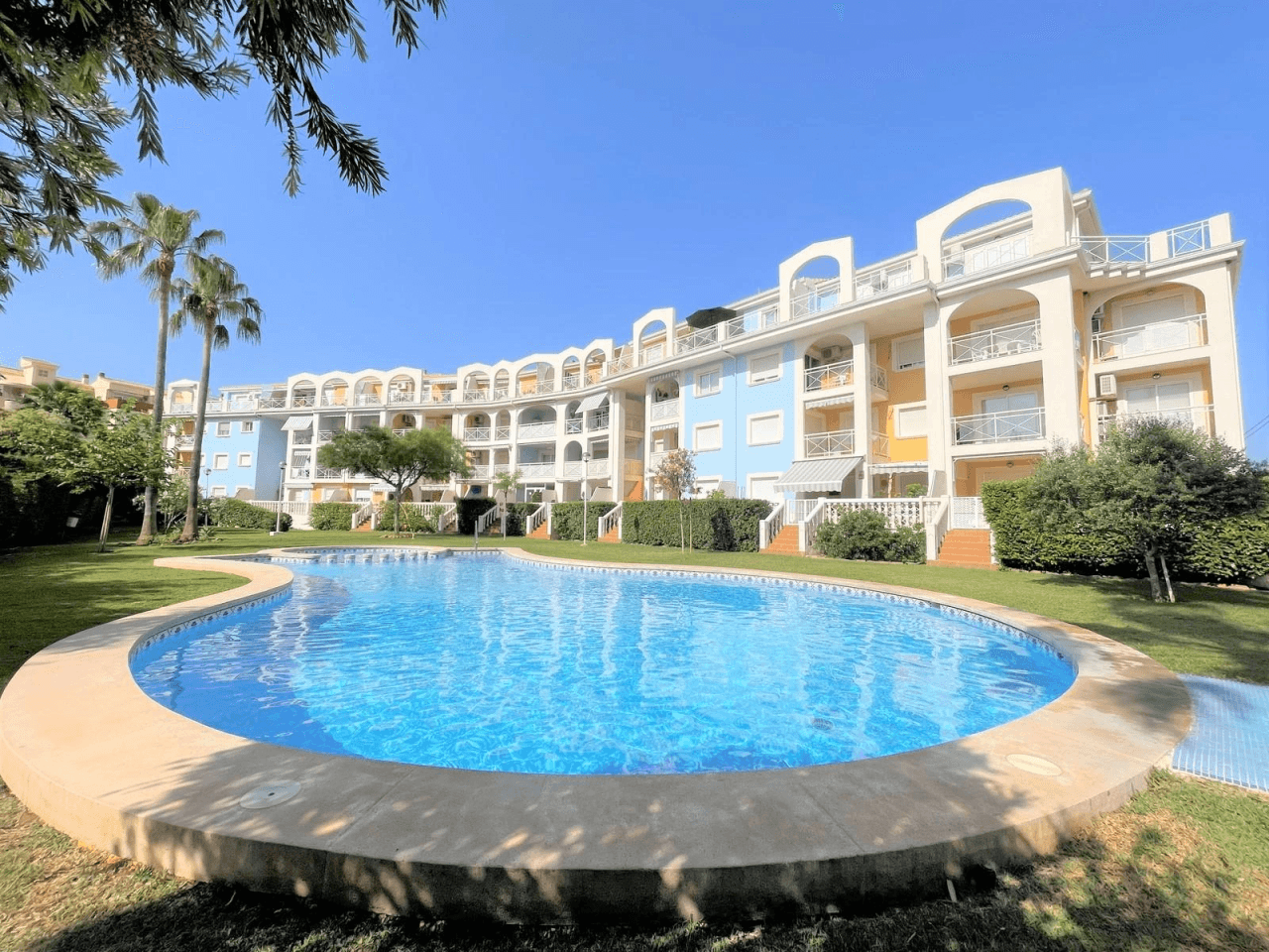 Alquiler. Apartamento à Denia