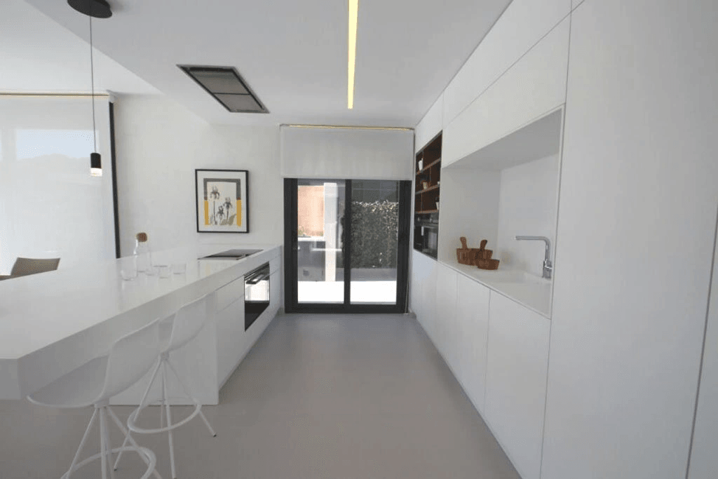 Villas exclusives avec 4 chambres à coucher, 4 salles de bains, toit-terrasse et piscine privée à seulement 600 m de la plage
