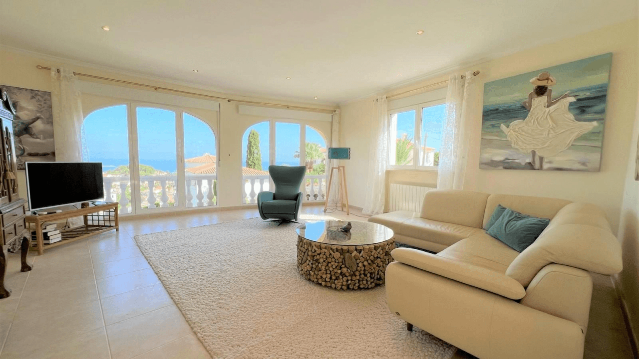 Alquiler. Chalet/Villa à Denia