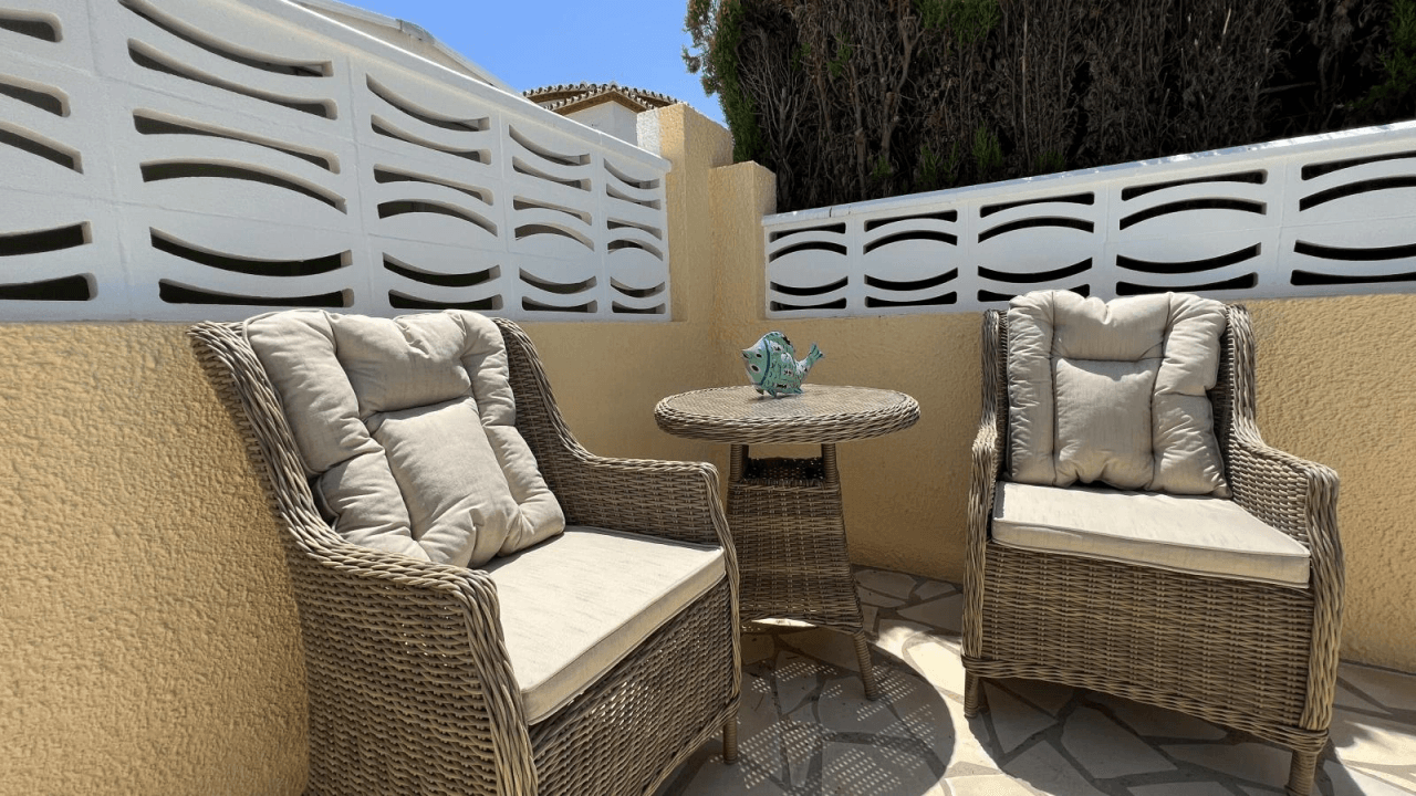 Sehr gepflegte Villa in ruhiger Wohnlage mit Privatpool in Meernähe