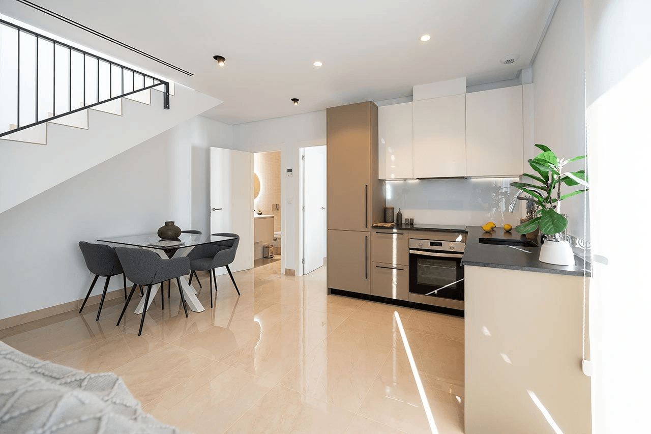 Maisons mitoyennes modernes avec 3 chambres à coucher et piscine communautaire à seulement 500 m des merveilleuses plages de sable fin