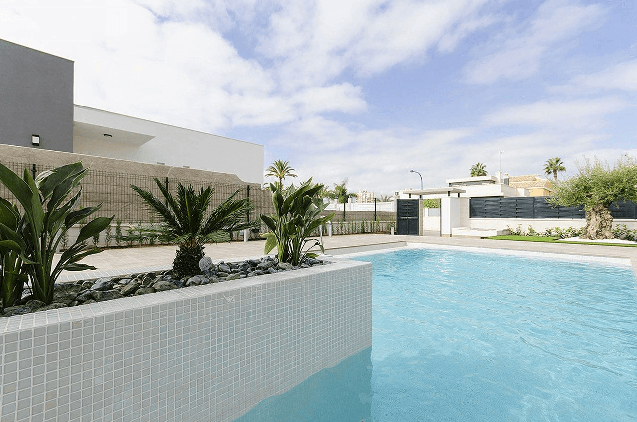Villas de luxe de 3 - 4 chambres et piscine privée à seulement 500 m de la plage