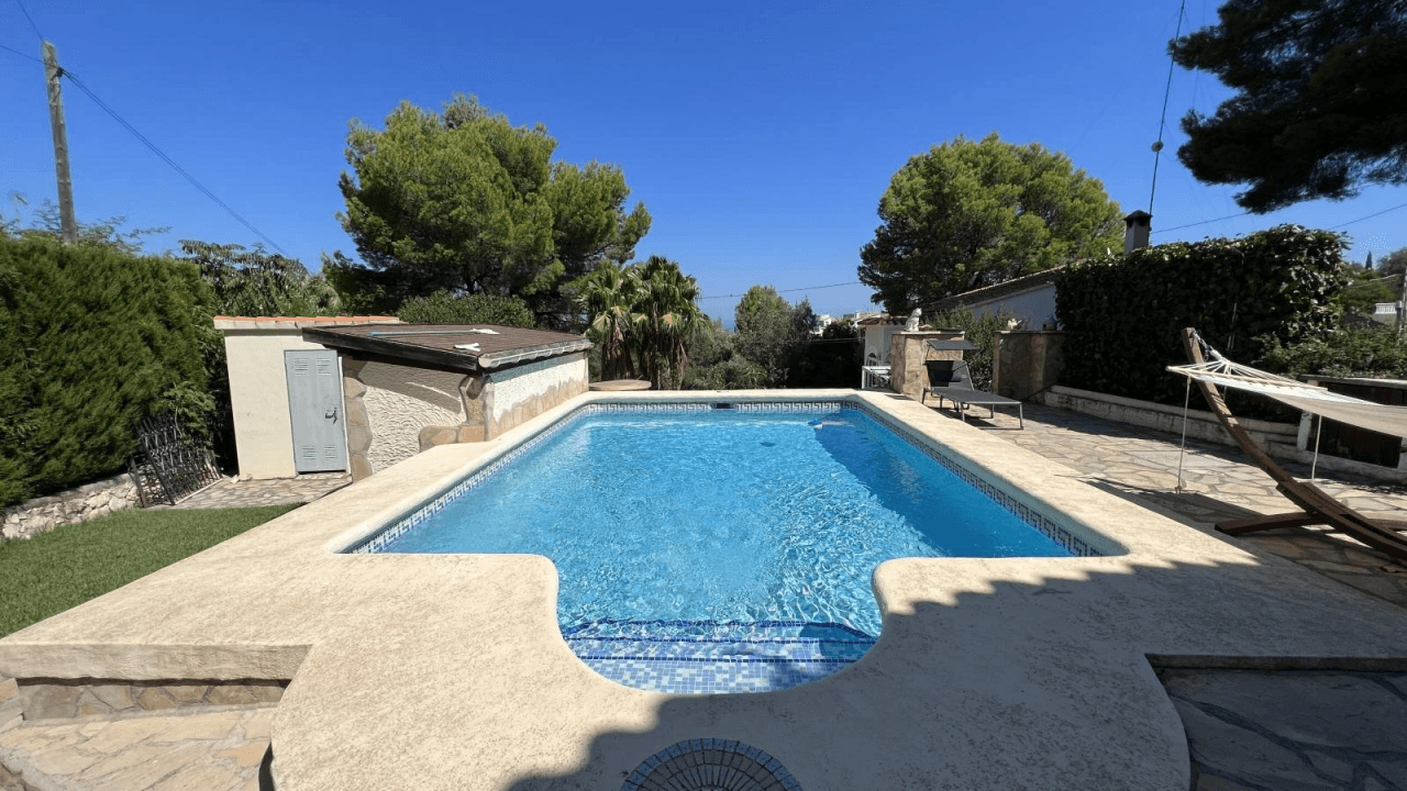 Villa mit 3 Schlafzimmern, 2 Badezimmer, Schwimmbad, Garten und vielem mehr.