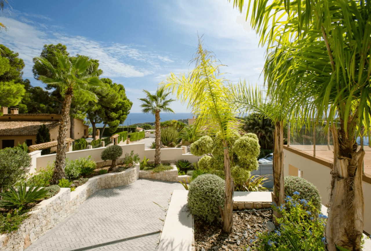 Luxueuse villa moderne avec vue sur la mer à vendre à Moraira