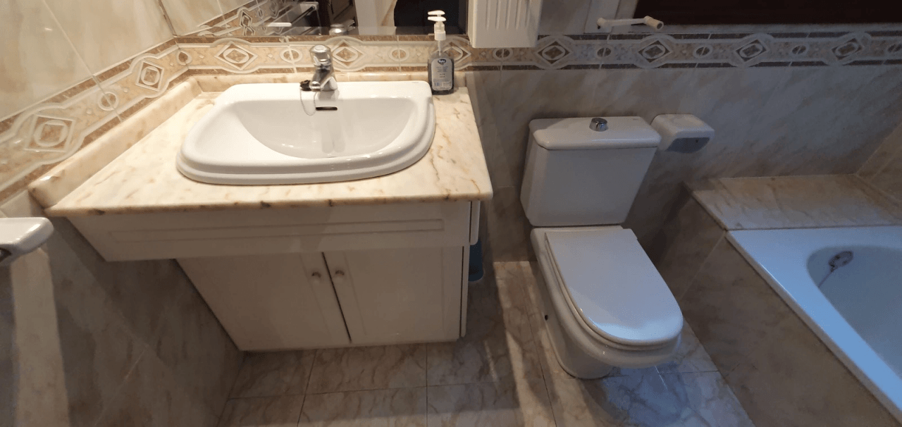 Mansión muy bien cuidada en excelente zona residencial en Oliva XL parcela