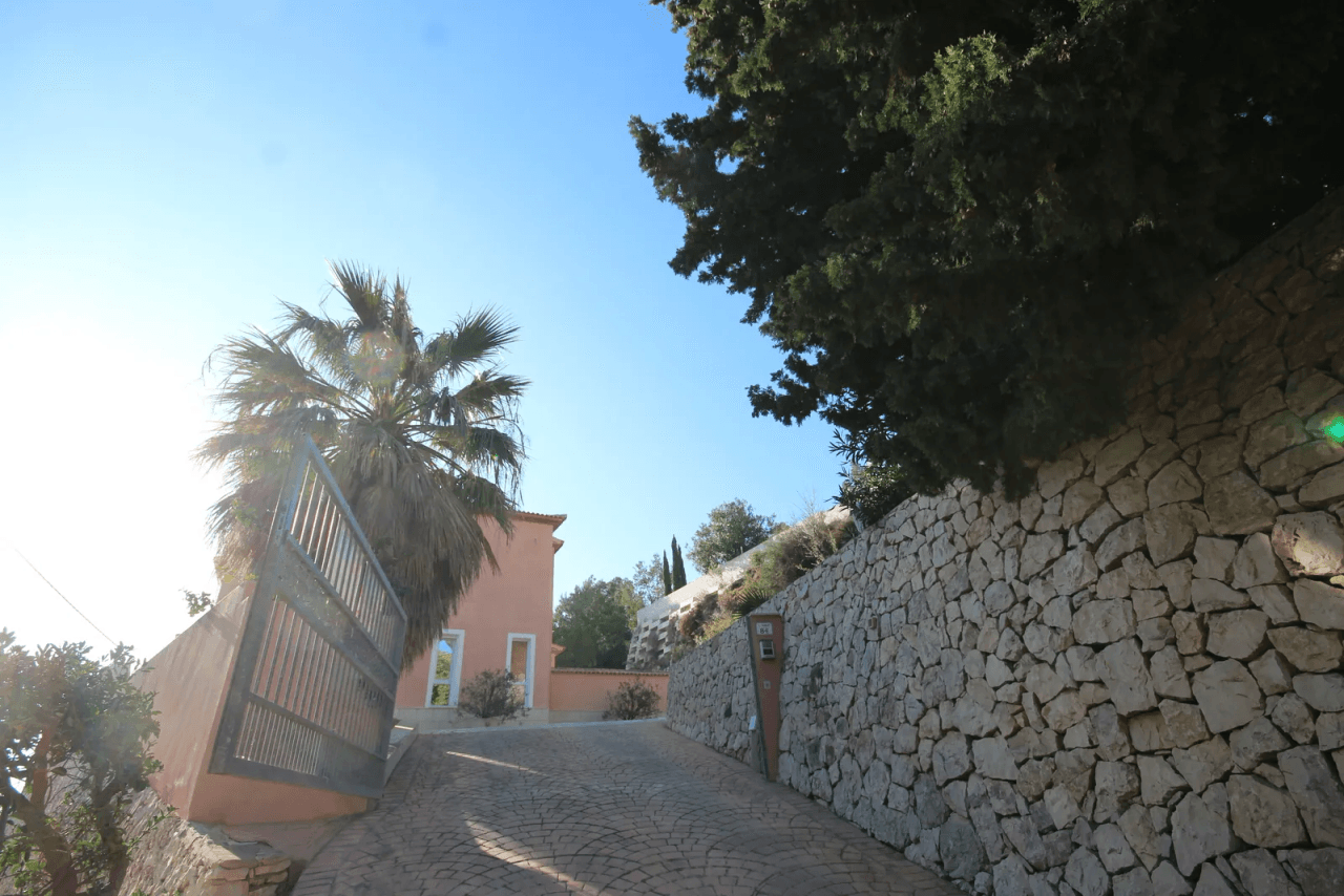 Belle et très spacieuse villa, avec des vues étendues sur Calpe et le célèbre rocher d'Ifach !