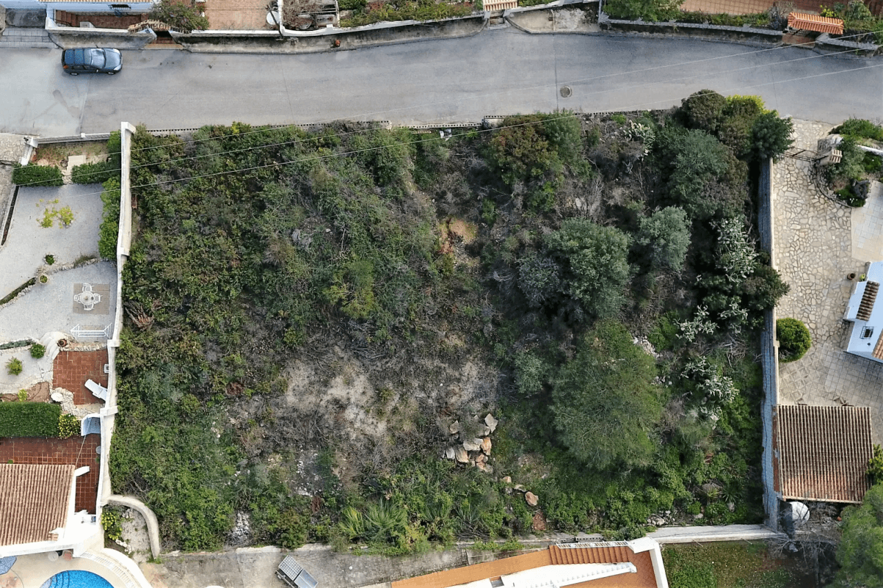 Terrain à construire pour votre Villa de rêve dans un quartier urbain avec les avantages de la campagne.