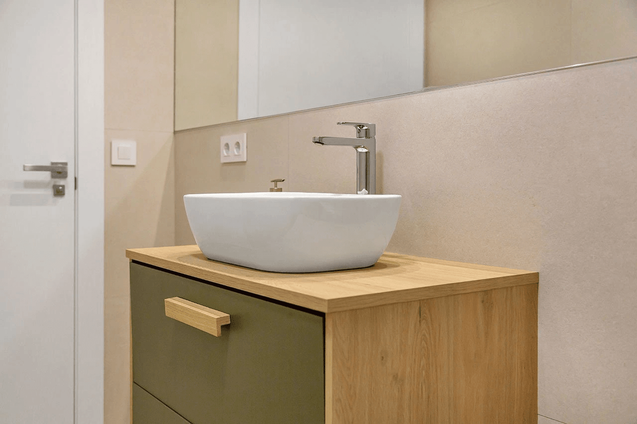 Áticos de 2 dormitorios y 2 baños con solárium, piscina comunitaria y parking privado junto al La Serena Golfresort