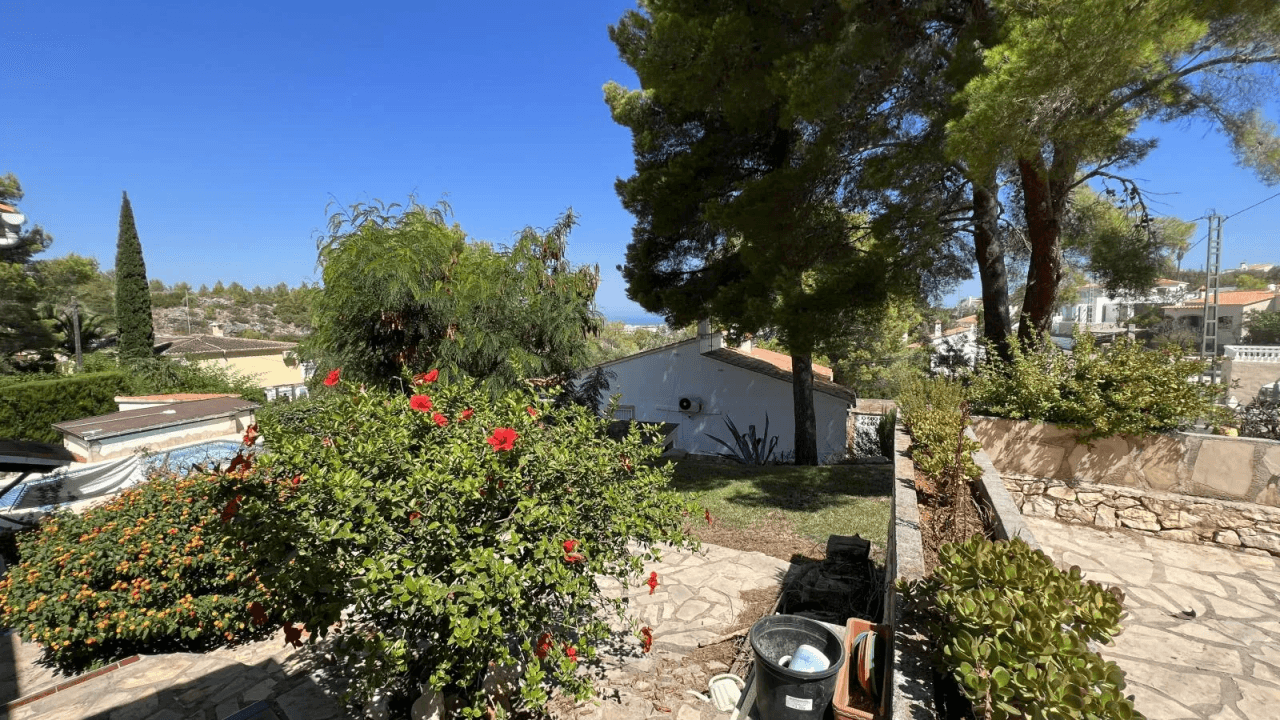 Villa mit 3 Schlafzimmern, 2 Badezimmer, Schwimmbad, Garten und vielem mehr.