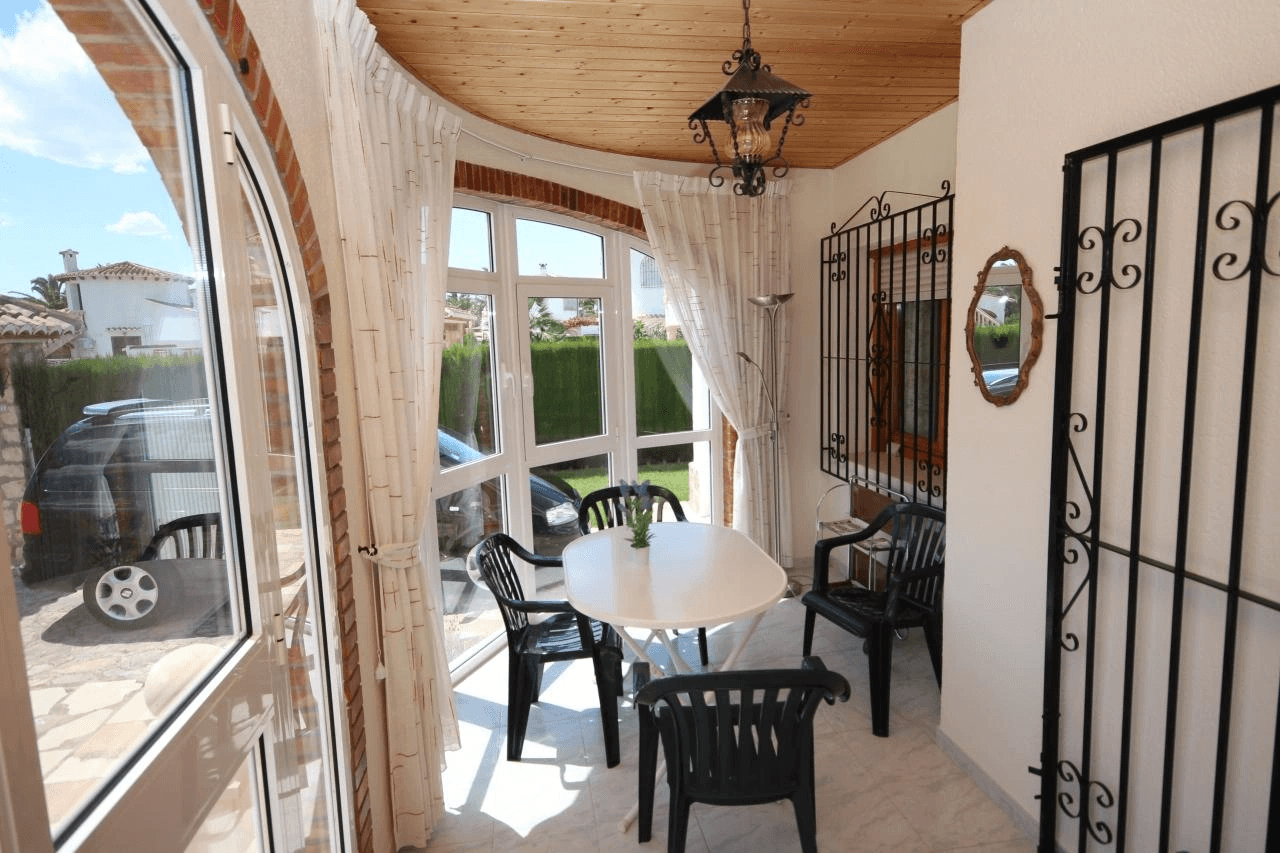 Villa mit garage und pool in Els Poblets
