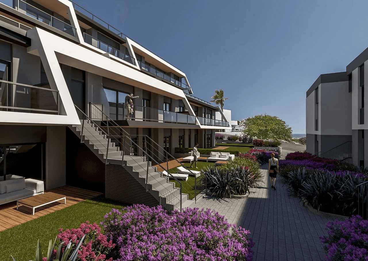 Apartamentos exclusivos de 3 dormitorios con vistas al mar, piscina comunitaria y aire acondicionado a tan solo 800 m de la playa