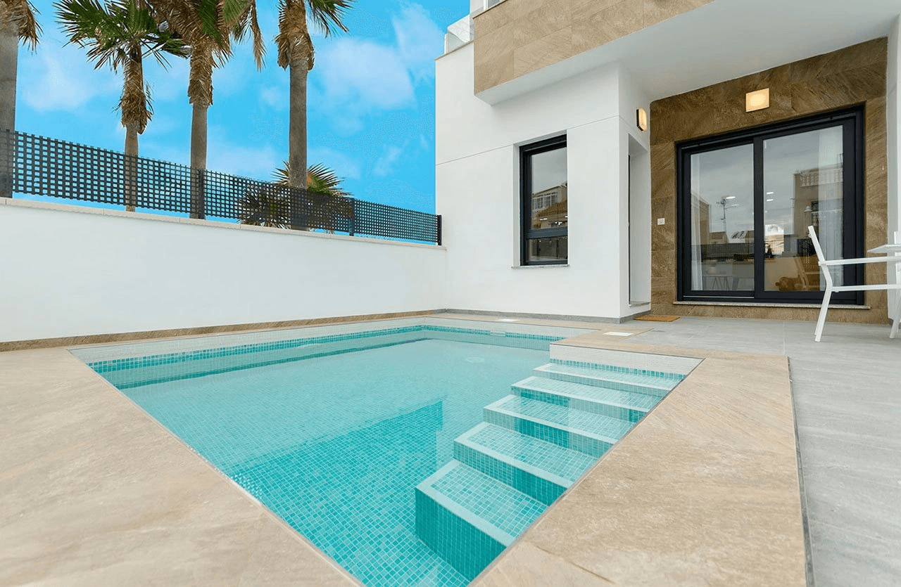 Villas avec 3 chambres, 3 salles de bains, climatisation pré-installée, piscine privée et parking privé