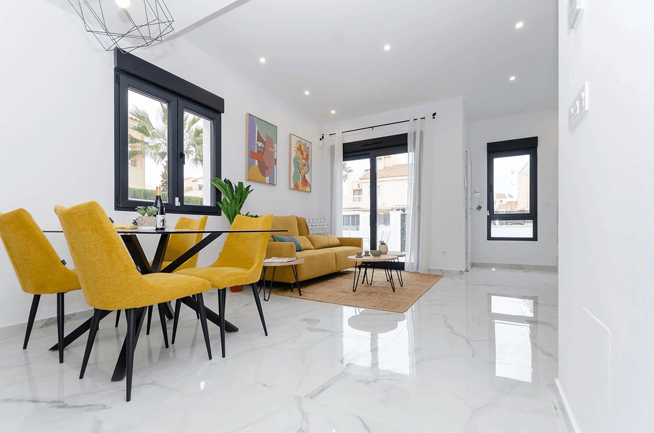 Villas avec 3 chambres, 3 salles de bains, climatisation pré-installée, piscine privée et parking privé