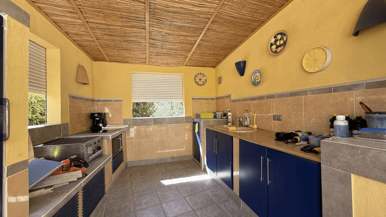 Große Villa auf Eckgrundstück mit Pool und Doppelgarage in Top-Lage Benissa Montemar
