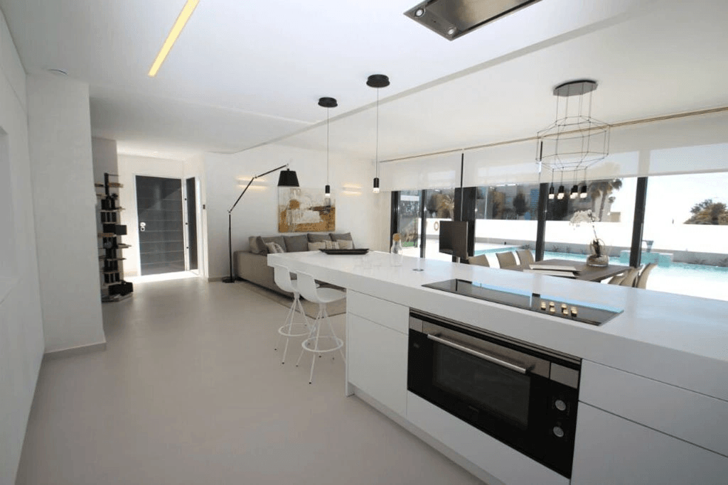 Villas exclusives avec 4 chambres à coucher, 4 salles de bains, toit-terrasse et piscine privée à seulement 600 m de la plage