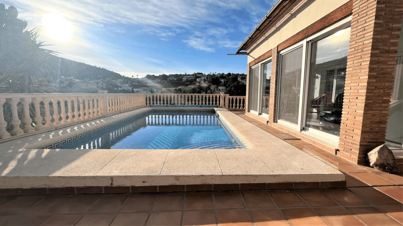 Alquiler. Chalet/Villa à Denia
