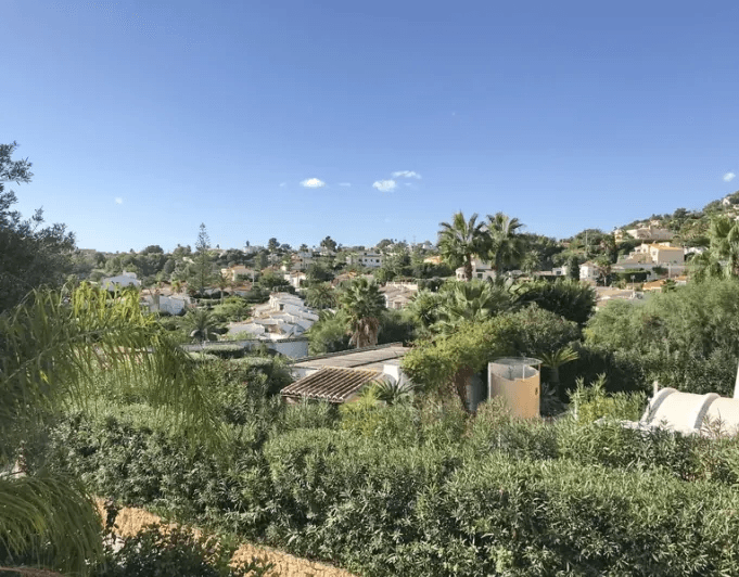 Neuere Villa mit 4 Schlafzimmer zu Verkaufen in Moraira