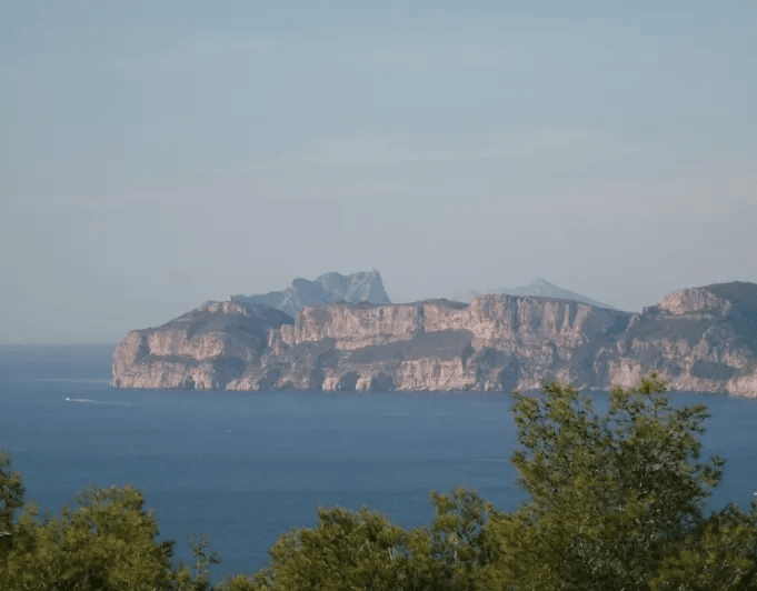 Fantástica parcela con inmejorables vistas al mar en venta en Javea