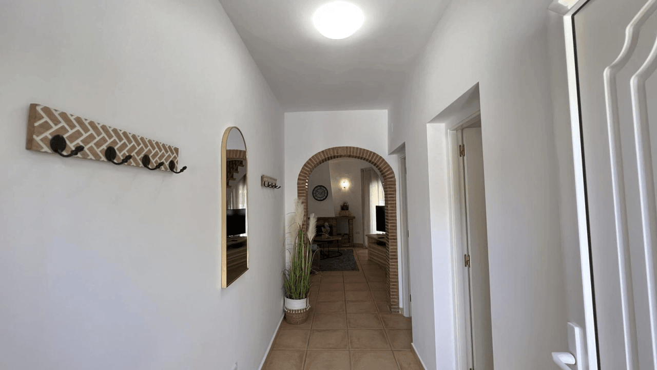 Sehr gepflegte Villa in ruhiger Wohnlage mit Privatpool in Meernähe