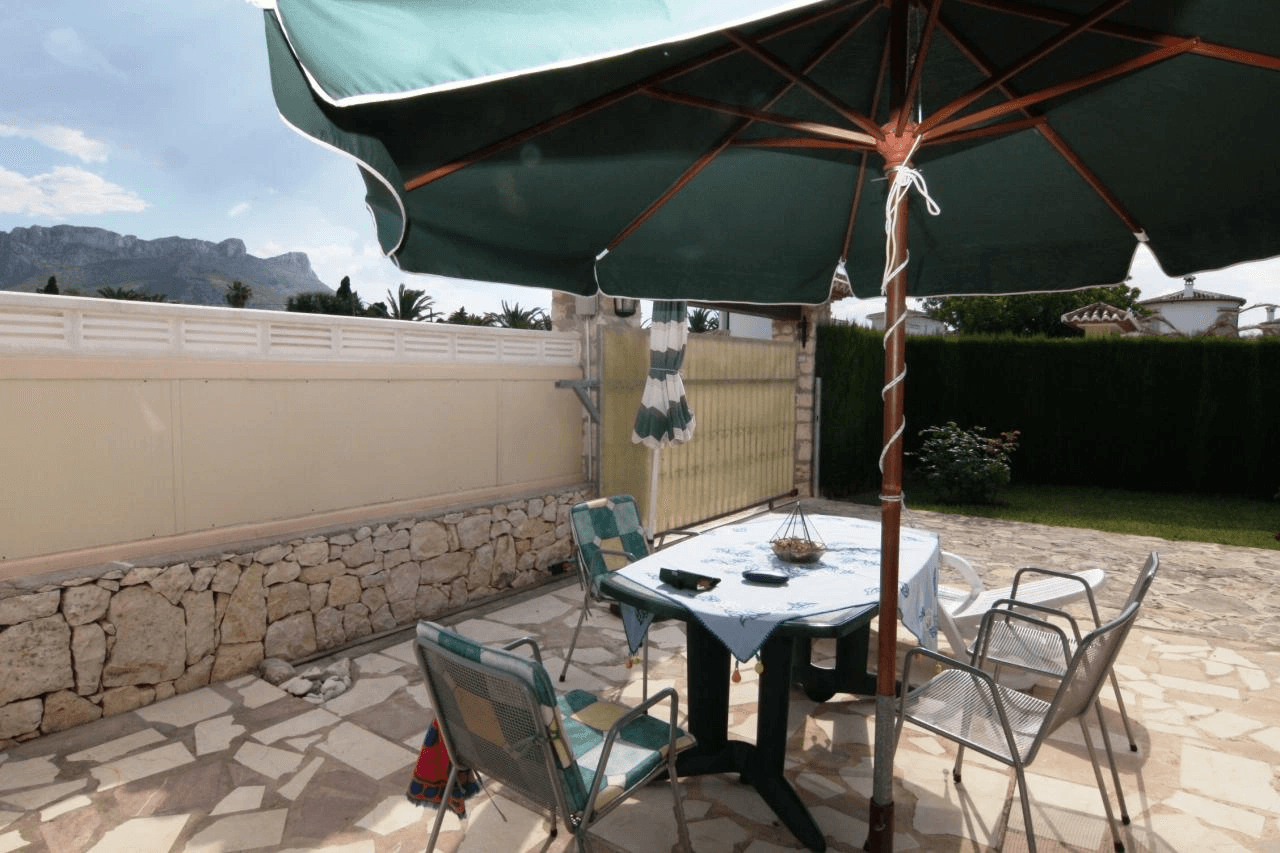 Villa mit garage und pool in Els Poblets